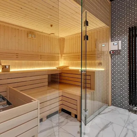 Nadmotlawie Estate Gym, Sauna & Parking By Downtown 公寓