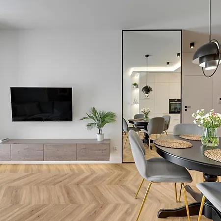 Nadmotlawie Estate Gym, Sauna & Parking By Downtown