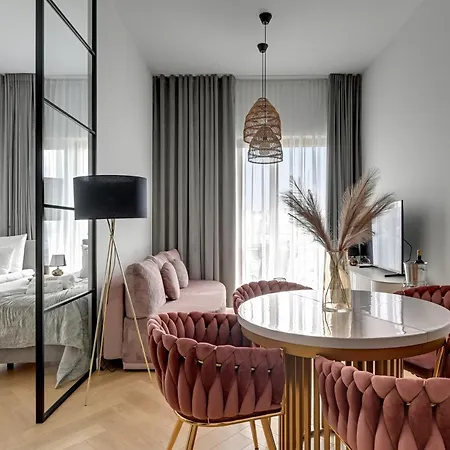 Nadmotlawie Estate Gym, Sauna & Parking By Downtown *