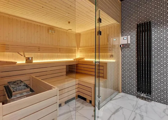 Nadmotlawie Estate Gym, Sauna & Parking By Downtown شقة فندقية