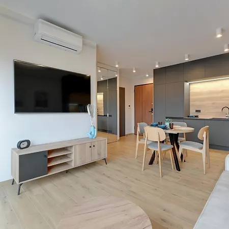 Nadmotlawie Estate Gym, Sauna & Parking By Downtown Appartement